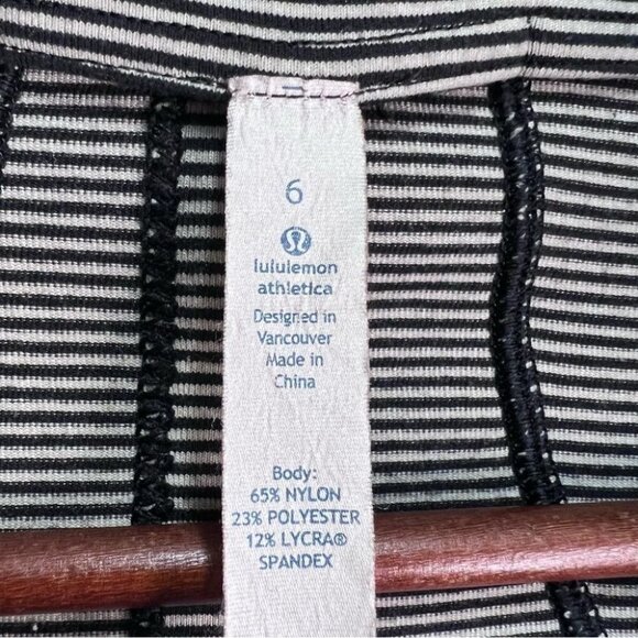 Lululemon Forme Jacket Size 6 - Picture 12 of 15